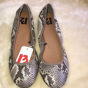 NWT R2 Ballerina Flats